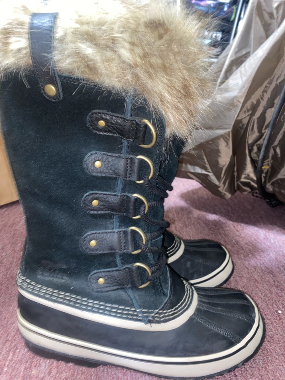 Sorel Black Lace-Up Winter Boots with Faux Fur Cuff women’s size 7.5